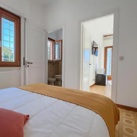 --5 Min From Bus Stop-- Wi-fi & Relax