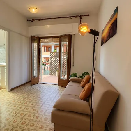 Apartmán --5 Min From Bus Stop-- Wi-fi & Relax
