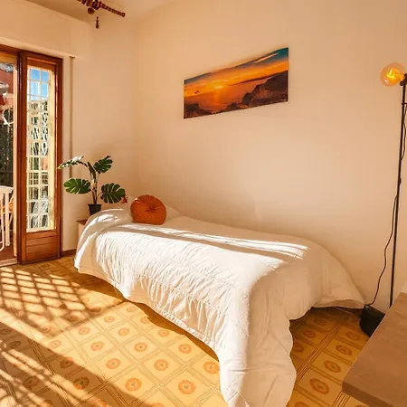 Apartmán --5 Min From Bus Stop-- Wi-fi & Relax